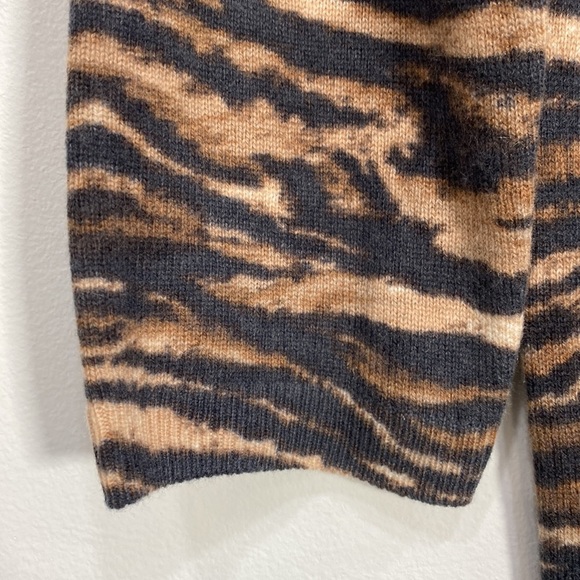 Talbots Pure Cashmere Tiger Print Sweater Women's Medium Black/Brown - Picture 4 of 9
